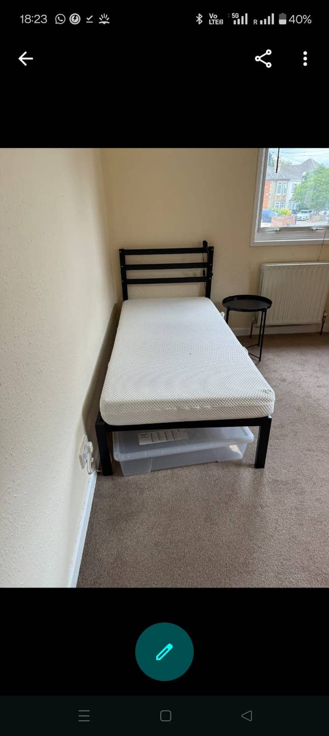 Single bedroom available  Main Photo
