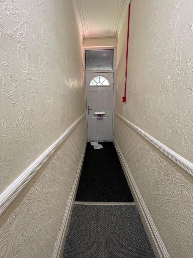 Perfect Location in LS6 - Hyde Park Available Now Main Photo