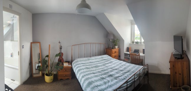 Double room with ensuite in central Dereham Main Photo