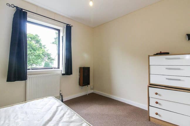 Single Room in 3-Bed Student House | Available Now Main Photo