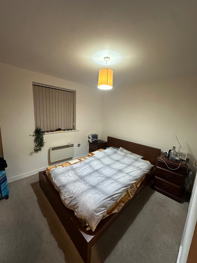 Modern Ensuite room- Short term Main Photo