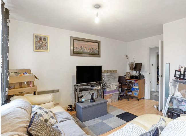 Large Double Room in Modern New-Build Flat – Eleph Main Photo