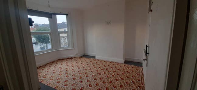 Double room to rent  Main Photo