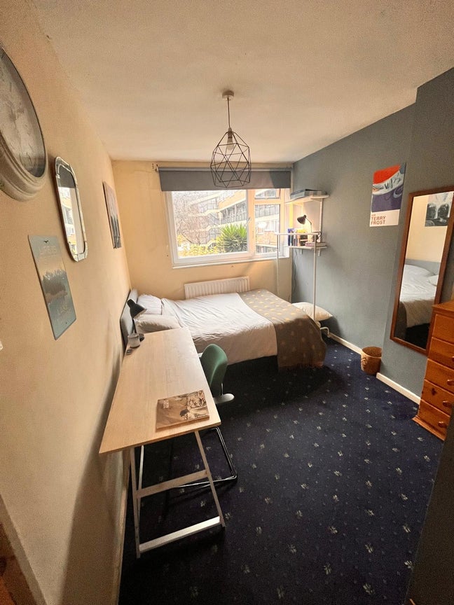 Spacious Dbl Room (Bills Inc) 900pcm Available Now Main Photo