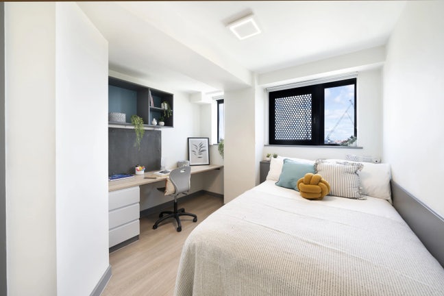 Canvas Capital house gold- ensuite Main Photo