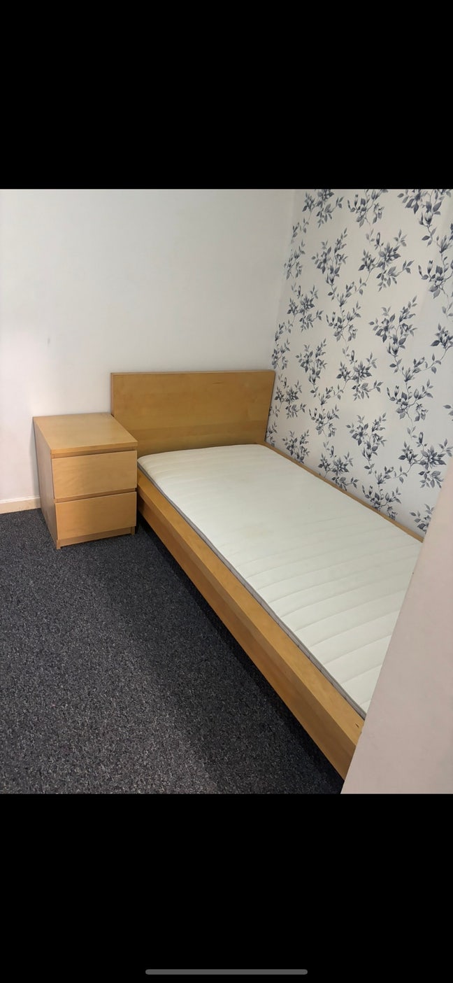  ROOM £450 pm or £105 pw ( No deposit needed ) Main Photo