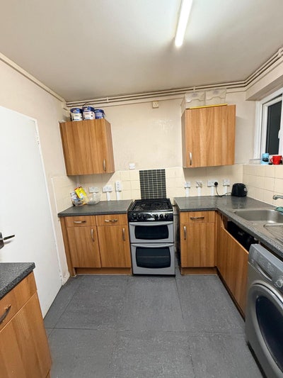 2 King Size Rooms to Rent, Enfield Lock Main Photo