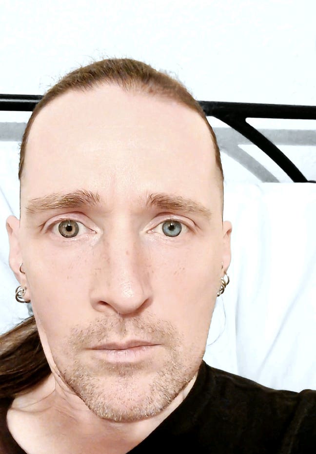 Quiet sociable couple with many interests.. Main Photo