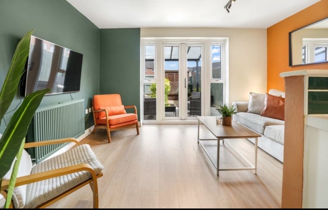 2 Professional 5* rooms. Flexible contract EPort Main Photo