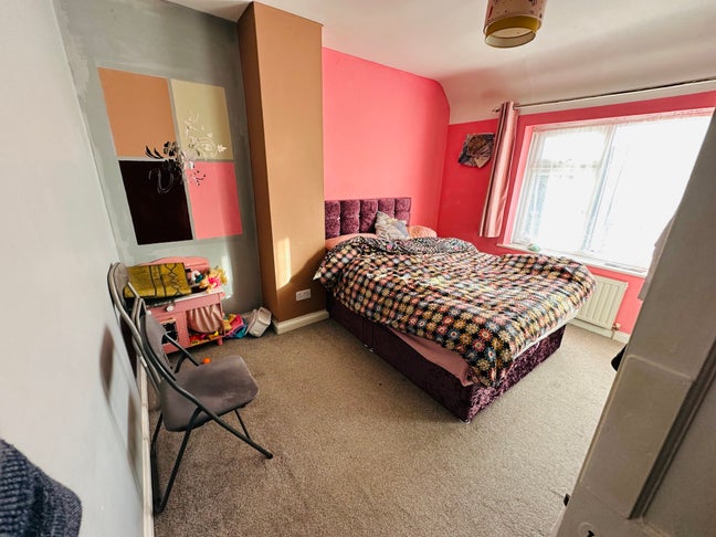Double Room to Rent Main Photo