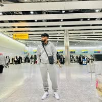 Professional Male seeks a single or double room Main Photo