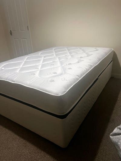 Double Bedroom available EH4 Main Photo