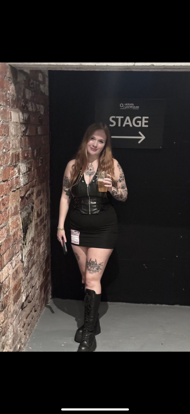 Looking for a room / buddy up for me & my two cats Main Photo