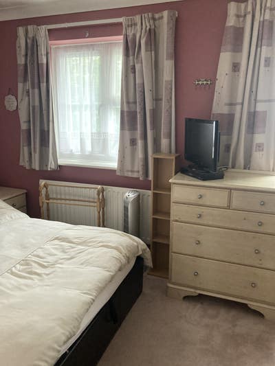 Light & airy room to rent Main Photo