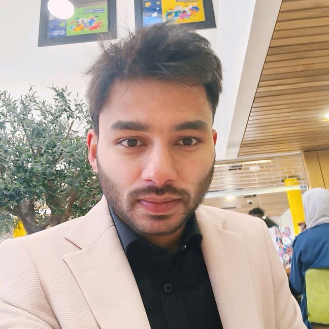 Professional Male seeks a single or double room Main Photo