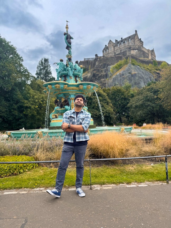 Hi,  Im a 28 year old professional working in... Main Photo