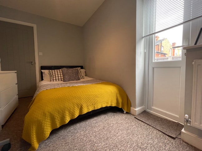 High End Worcester Professional Houseshare Main Photo