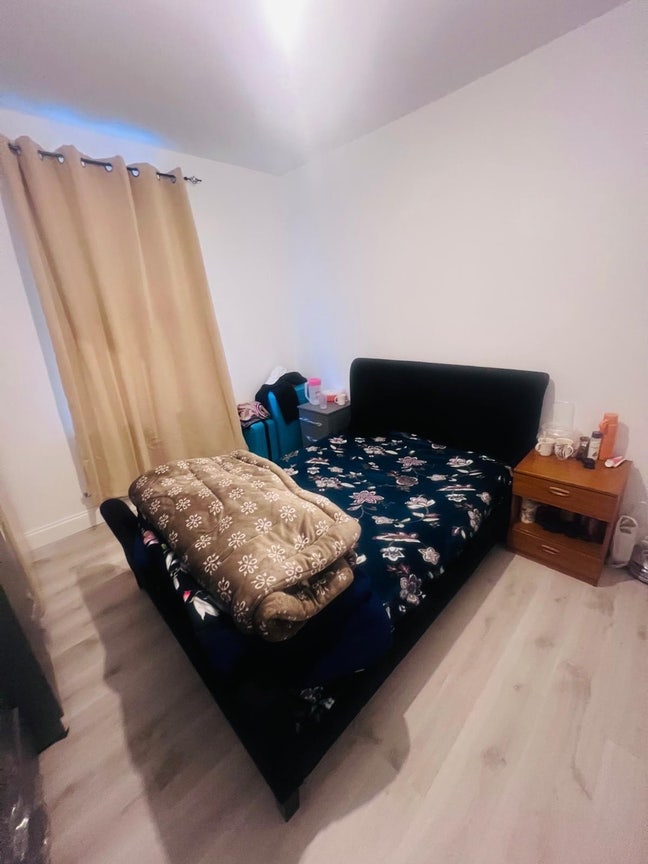 Room to let in Ilford  Main Photo