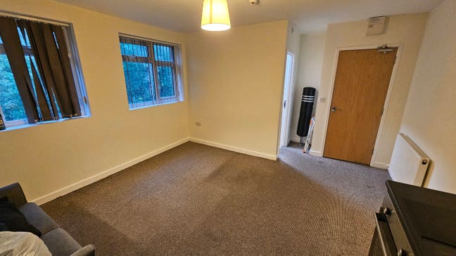 Studio Available Bills included Main Photo