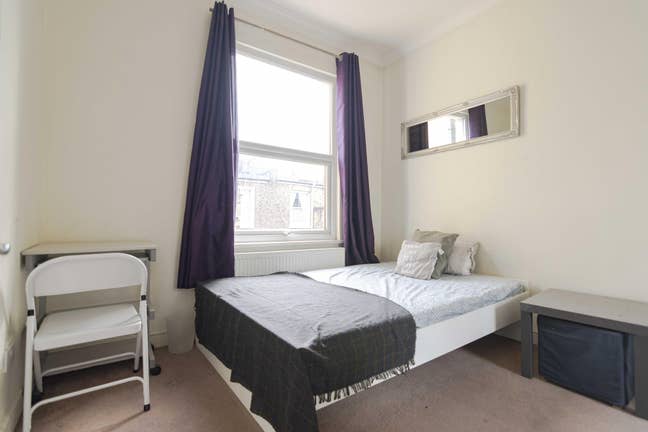 Double available immediately for SHORT TERM Main Photo