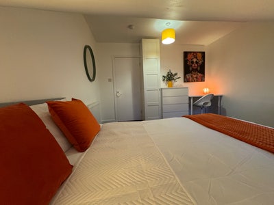 Beautiful Double room in Hillhead bills included Main Photo