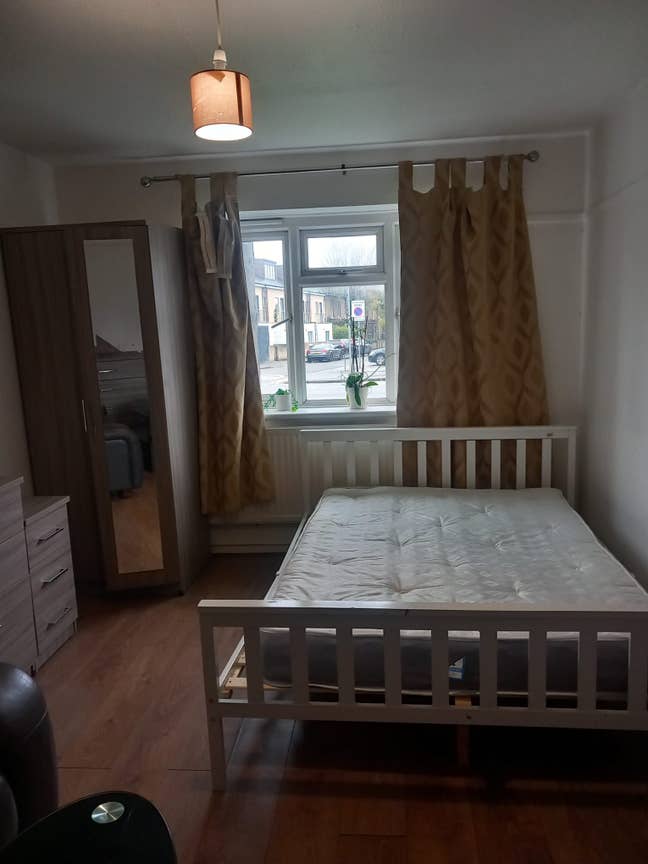 Double Room – All Bills Included Main Photo