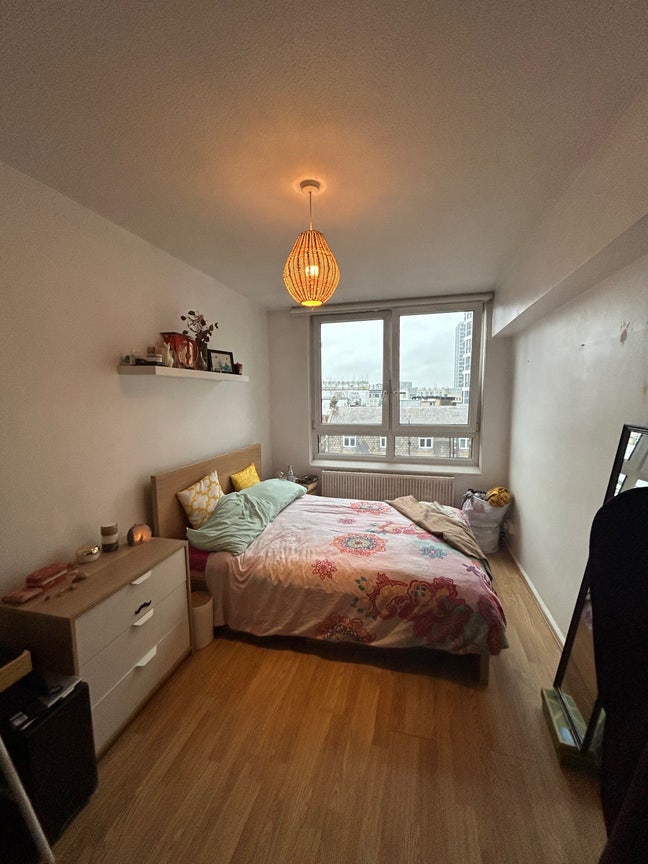 Bright Double Room 5 mins from Old Street Station Main Photo