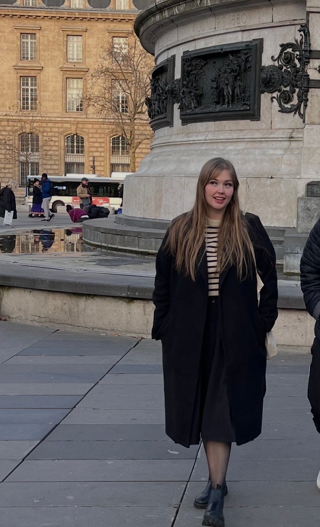 Looking for a room Main Photo