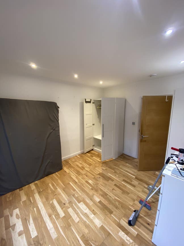 Large Double Room (sharing with creatives) Main Photo