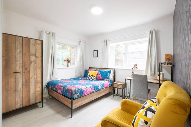 Super near Science Park A14 Ensuite double room Main Photo