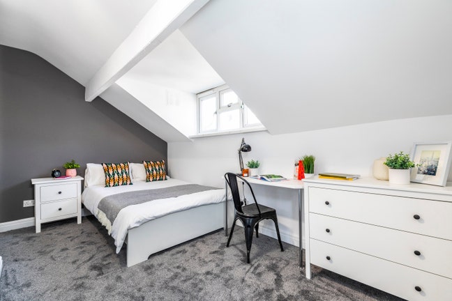 Final 3 Rooms in Property Near City Centre  Main Photo