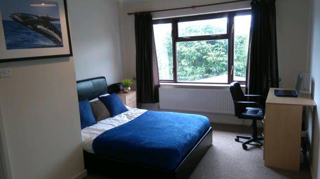 3 ensuite near hospital  Main Photo