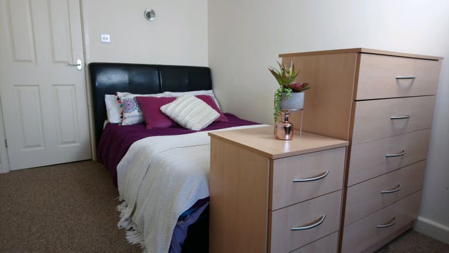 2 Ensuites near hospital  Main Photo