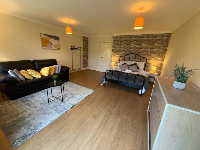 Large room near Redhill station  Main Photo