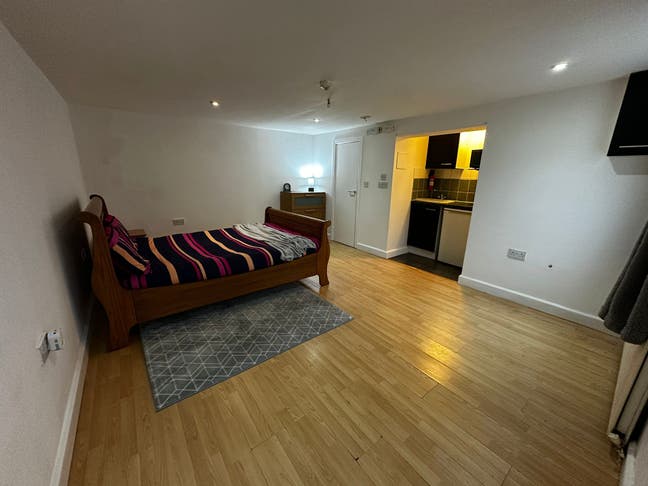 Doubles West Bromwich, book a viewing today! Main Photo