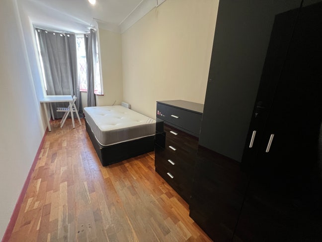 2 Single+1 Double 10 Mins from Jubilee Line Main Photo