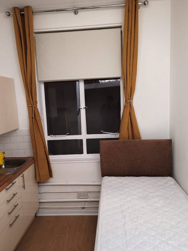 Bedsit in Knightbridge  Main Photo