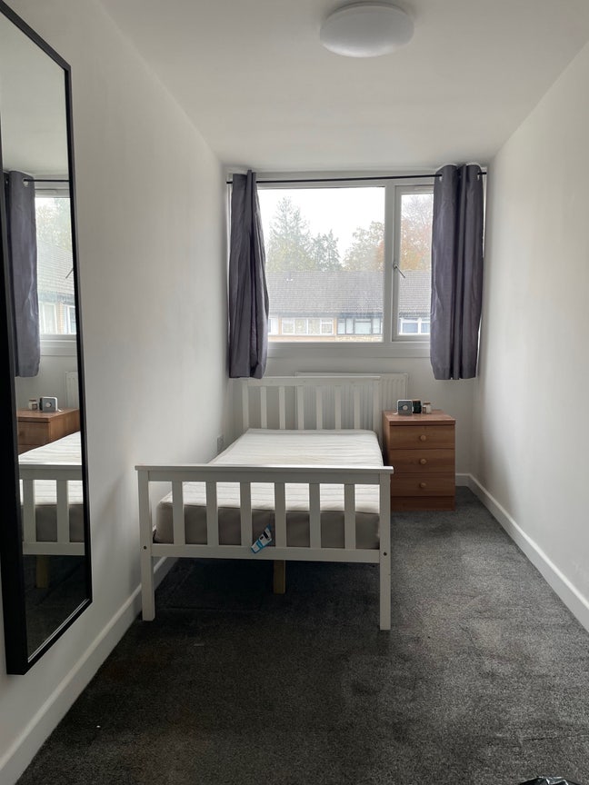 En suite room Harefield  Main Photo