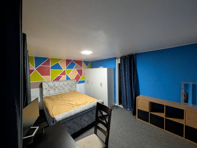 King size room to let in Malinslee, Telford Main Photo