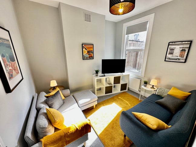 Xmas Sale - 30% off for 2 months - £823 pcm Main Photo