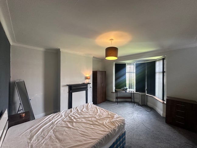 Extra Large room in house share Main Photo