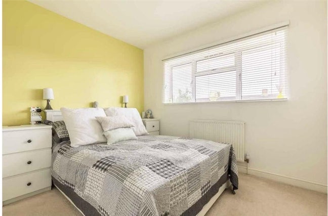 Spacious double room for rent in west Drayton  Main Photo