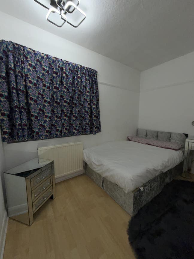 Rooms Available in a cosy flat Main Photo