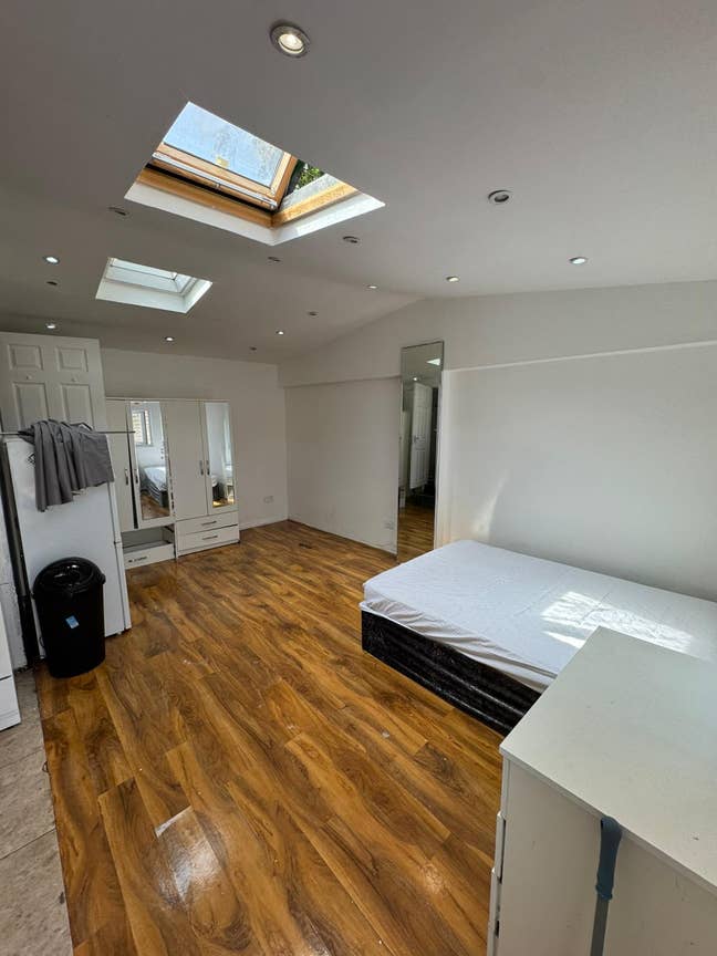 🏡 Lovely Studio Flat to Let in Mitcham  Main Photo