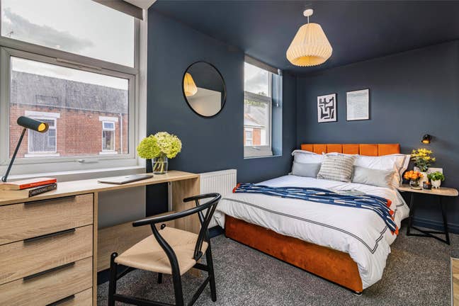  Stylish Ensuite Studio in Central Derby! 🛀 All   Main Photo