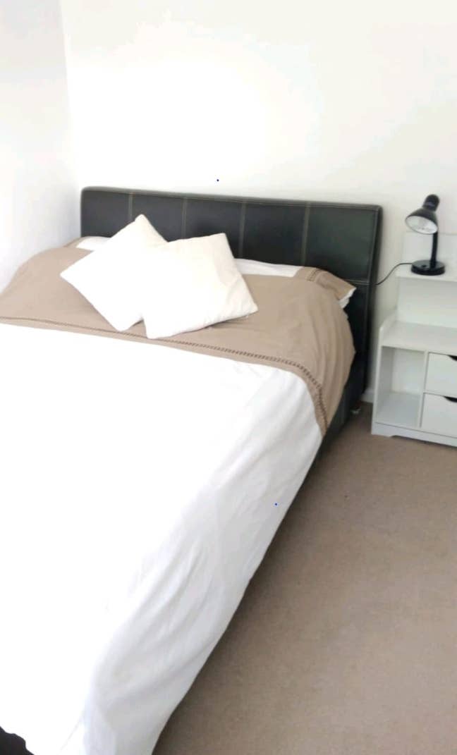 Room available, great location  Main Photo