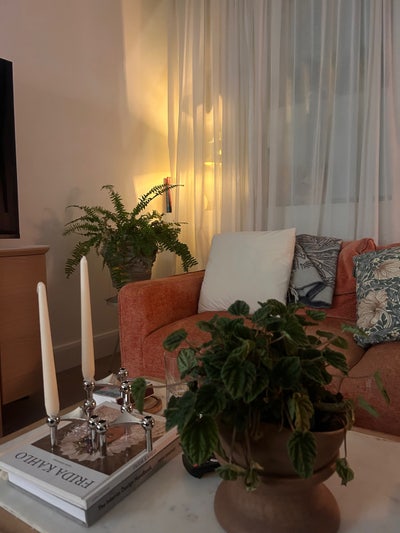 En suite double bedroom with garden+ desk  Main Photo