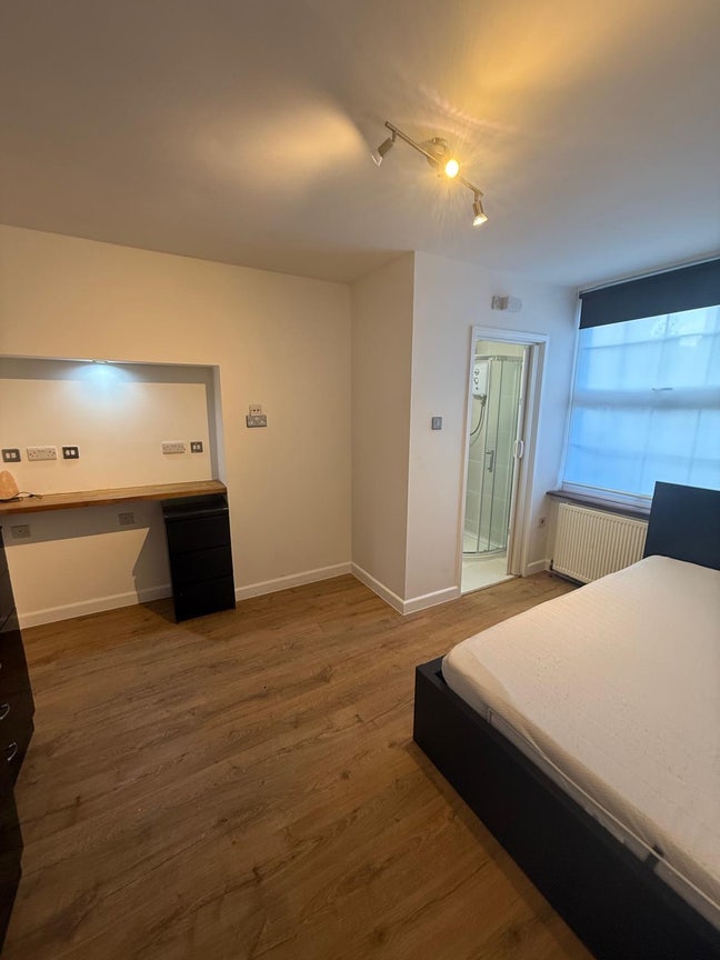 Double room with en-suite bathroom Main Photo