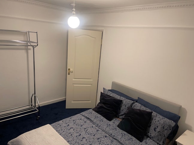 Double room in West Kensington  Main Photo