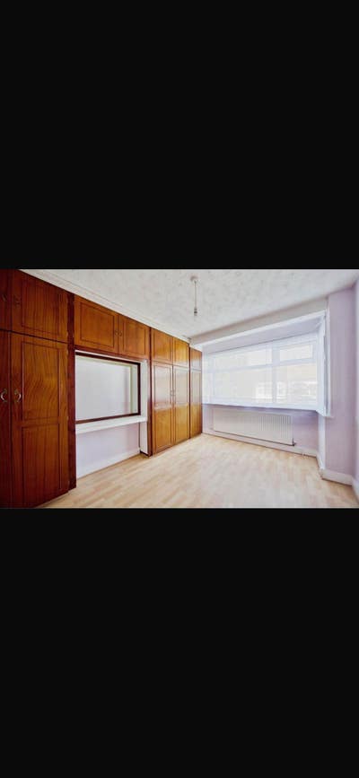 Spacious 3 Bedroom 2 Reception House With Parking  Main Photo